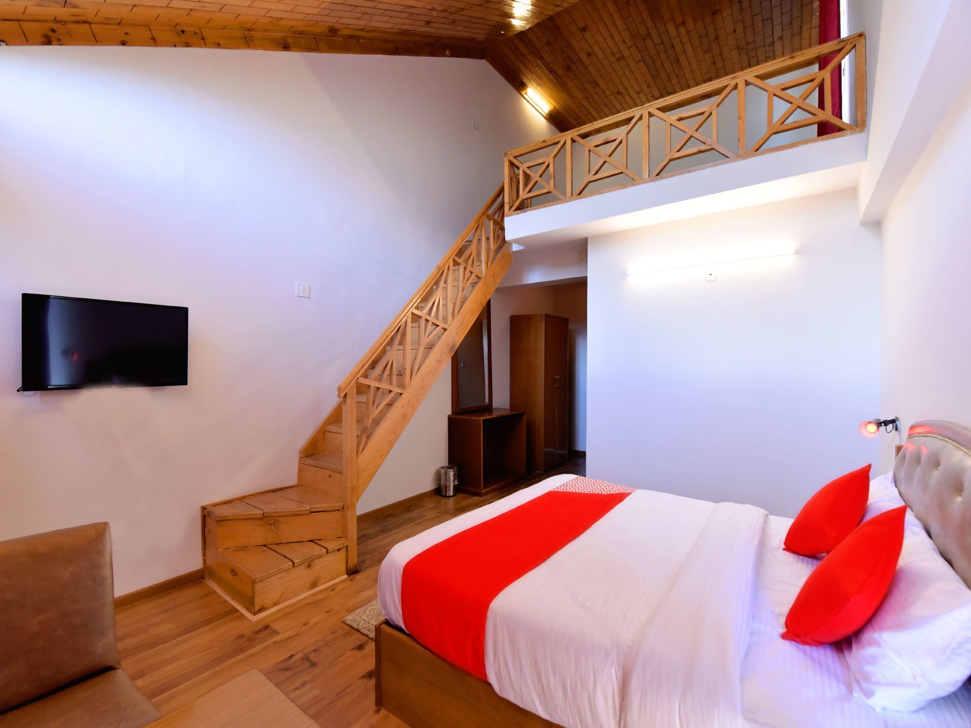 Hotel Oyo 12506 Zara And 3*